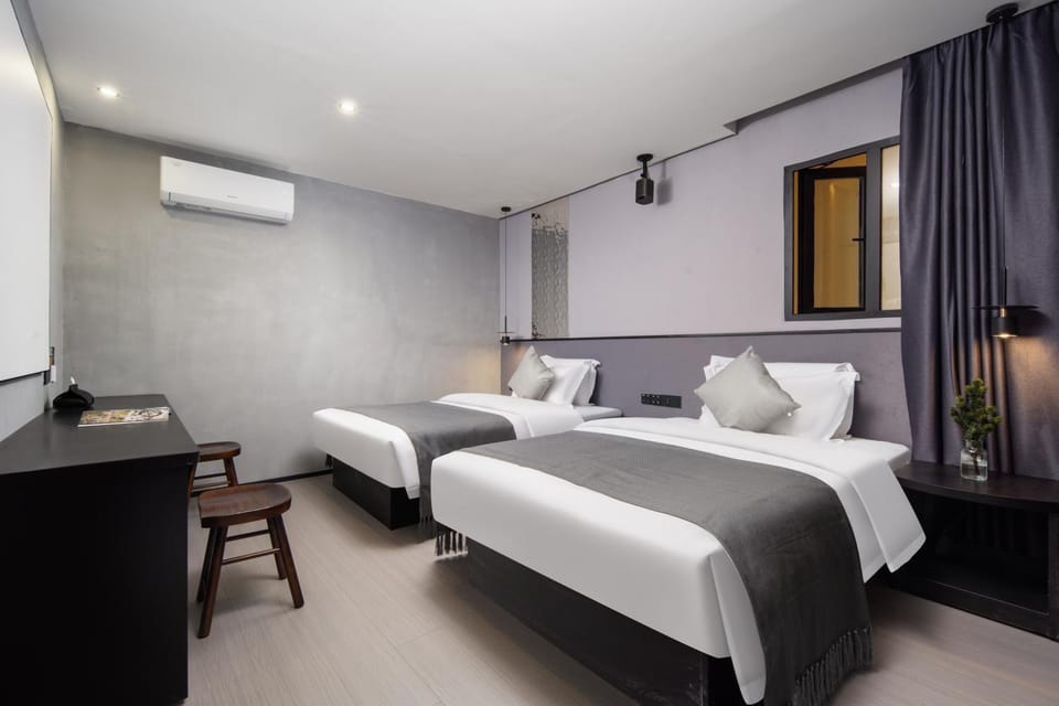 Bed, TV and multimedia, Photo of the whole room, Bedroom, air conditioner
