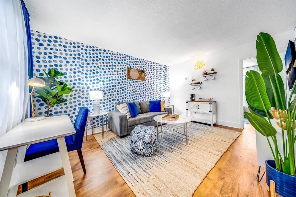 King Water View - No Extra Fees - Palm Wave Says Apartment in Coconut Creek