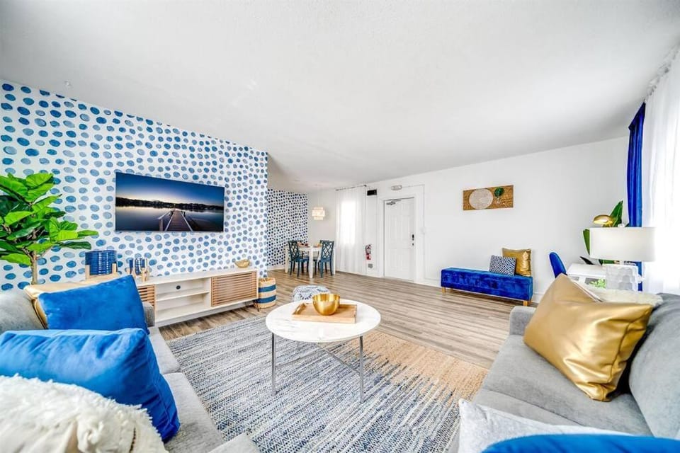 Water View - 1st Floor - Stocked - Palm Wave Says Apartment in Coconut Creek