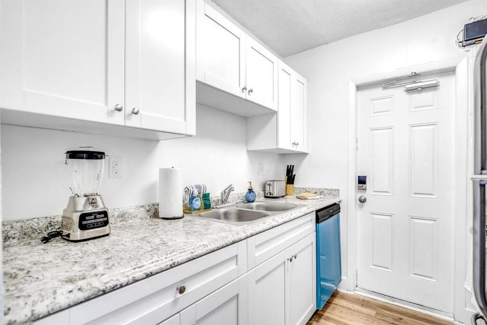 Water View - 1st Floor - Stocked - Palm Wave Says Apartment in Coconut Creek
