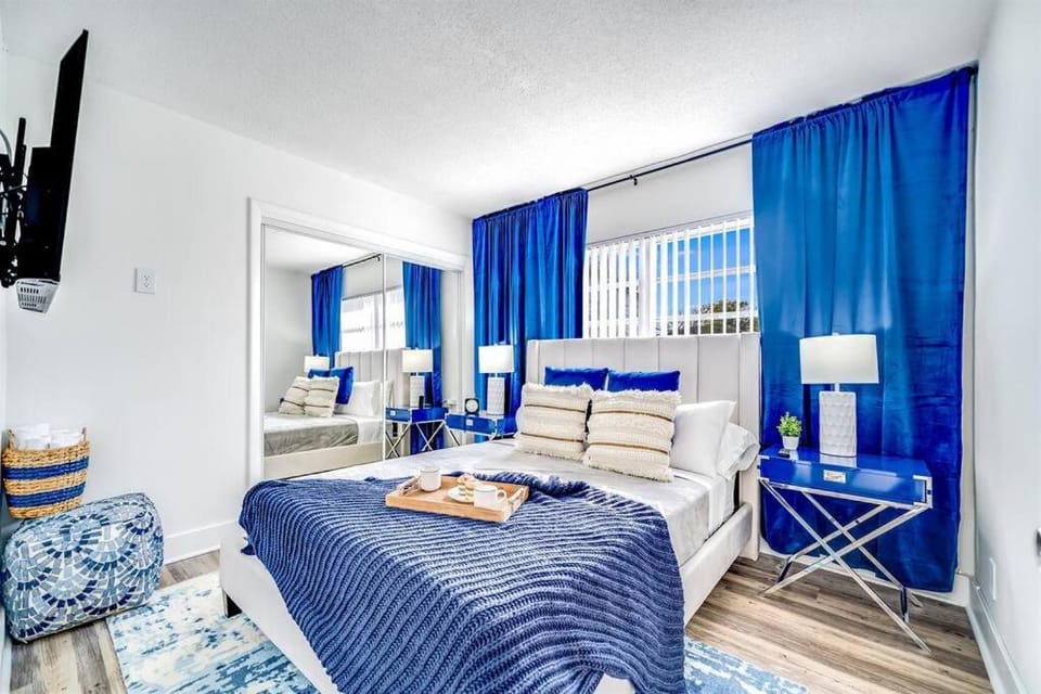 Water View - 1st Floor - Stocked - Palm Wave Says Apartment in Coconut Creek