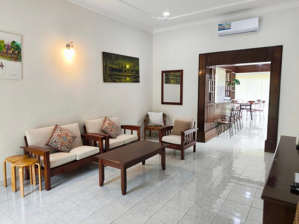 Property building, Seating area