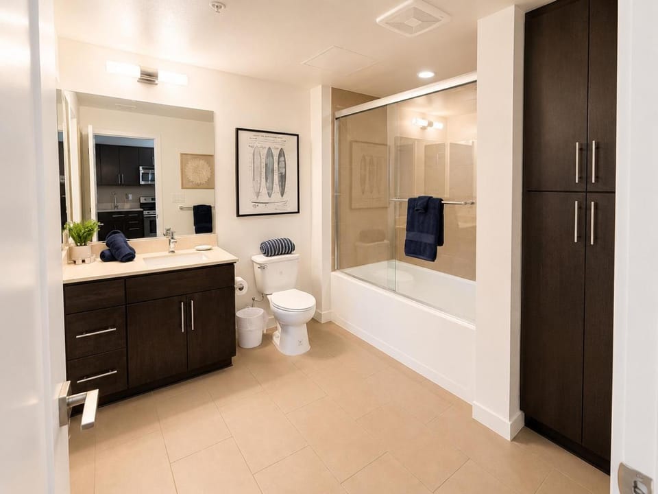 Marina Life: Smell the Sea, Feel the Breeze Apartment in Marina del Rey