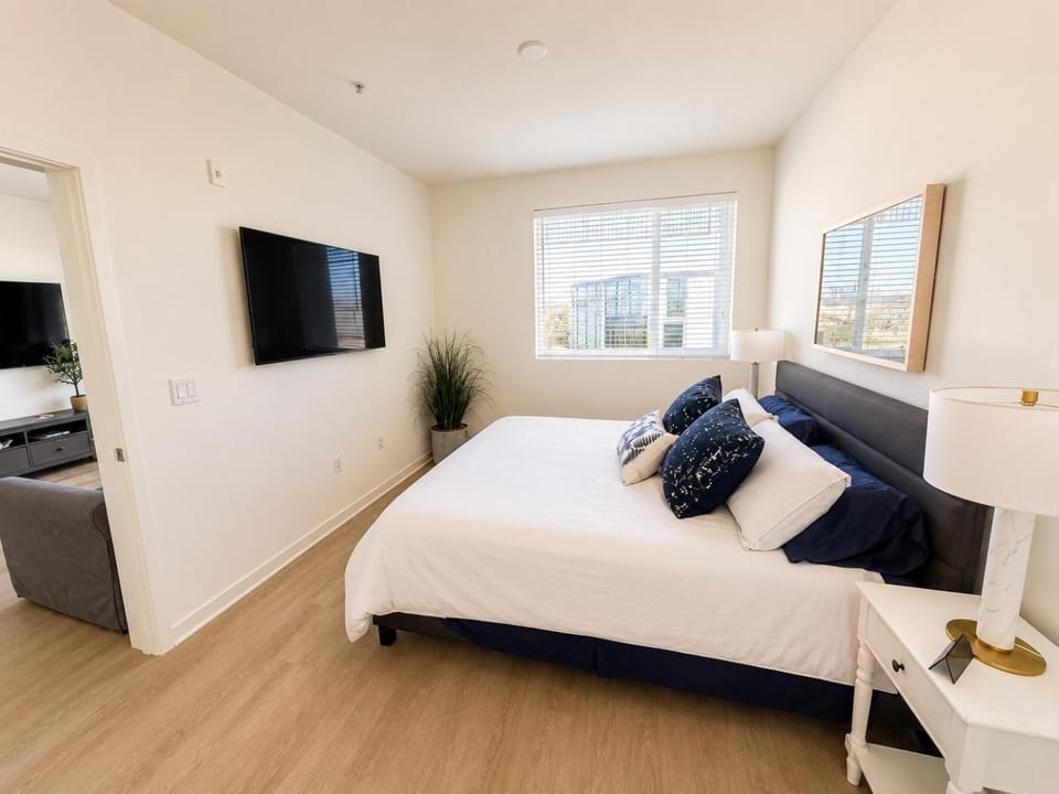 Marina Life: Smell the Sea, Feel the Breeze Apartment in Marina del Rey