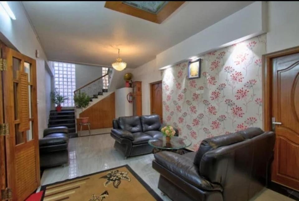Savi's home stay Hotel in Ooty