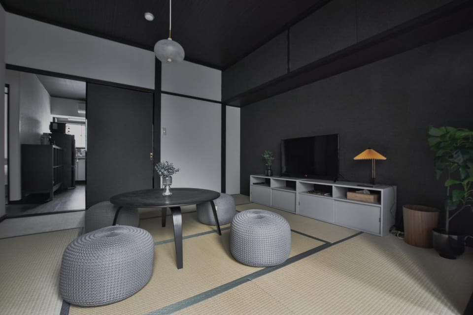 岡田ビル4階 Apartment in Shinjuku