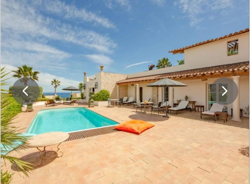 Patio, Day, Pool view, Sea view, Swimming pool, sunbed