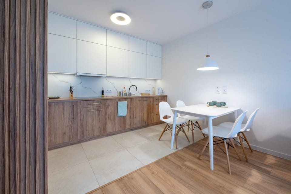 Dining area, kitchen