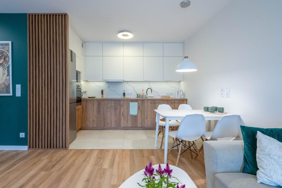 Dining area, kitchen