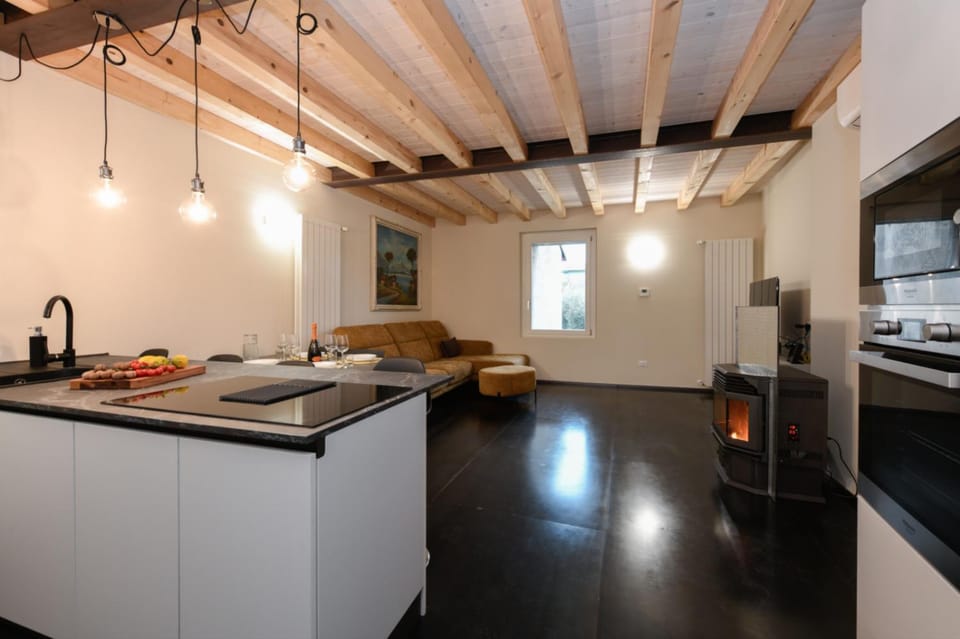 Casa Margherita - new house in the ancient hamlet House in Salo