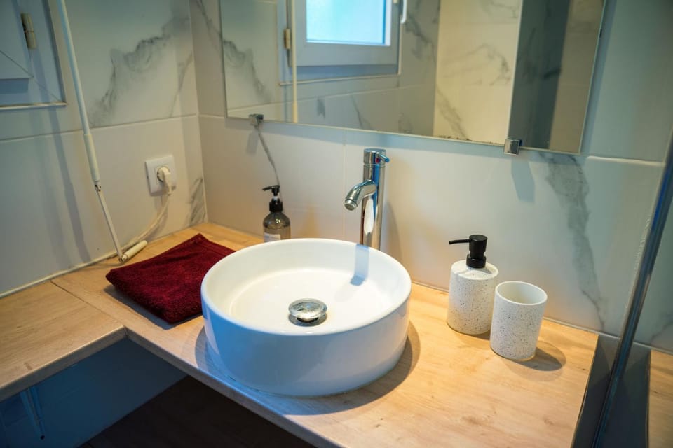 Bathroom, towels