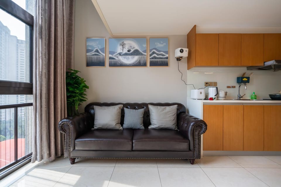 Kitchen or kitchenette, Living room, Seating area