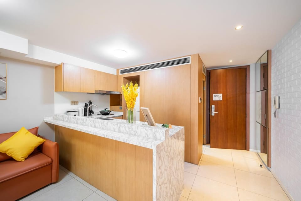 Kitchen or kitchenette, Seating area, Dining area, minibar
