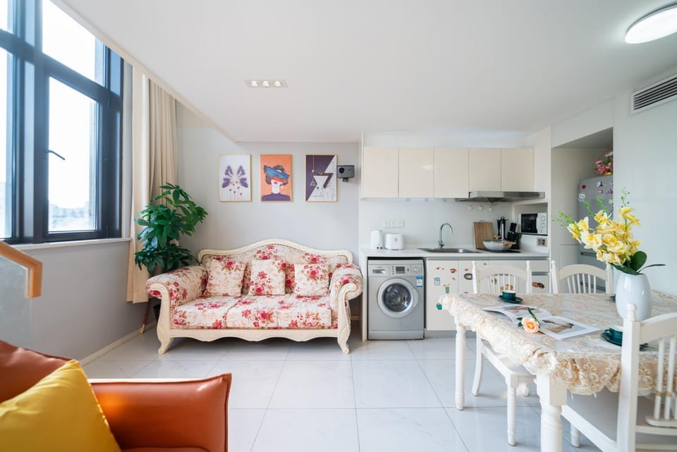 Kitchen or kitchenette, Living room, Dining area, washing machine