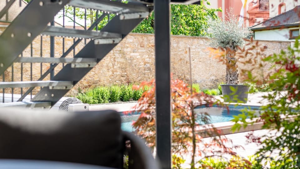 Garden, View (from property/room), Balcony/Terrace, Pool view