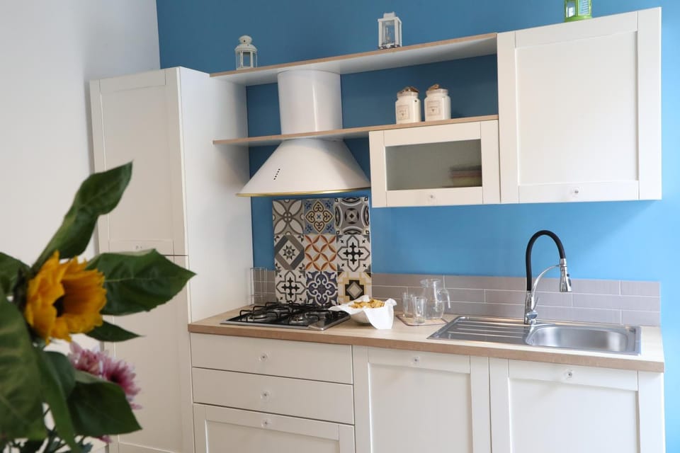 Kitchen or kitchenette, kitchen