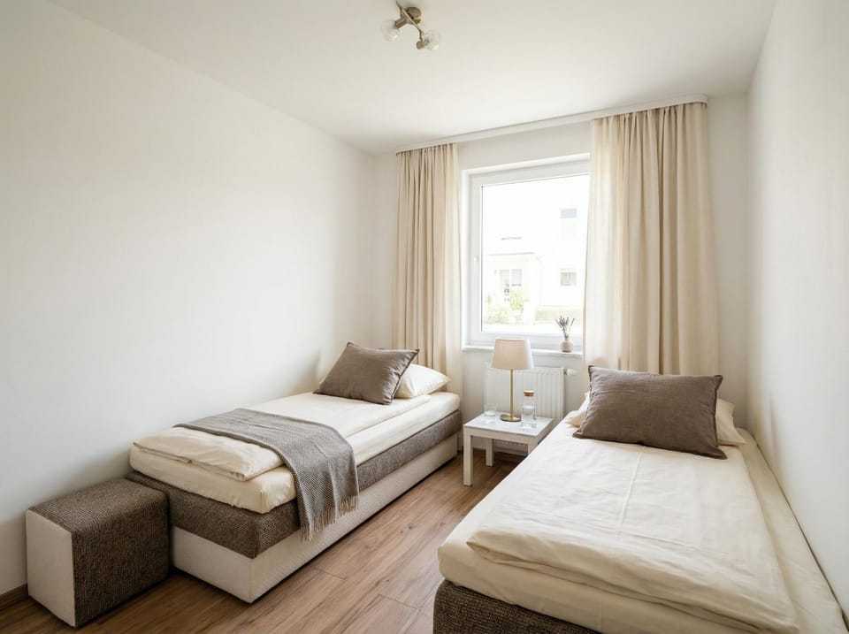 Bed, Photo of the whole room, Seating area, Bedroom