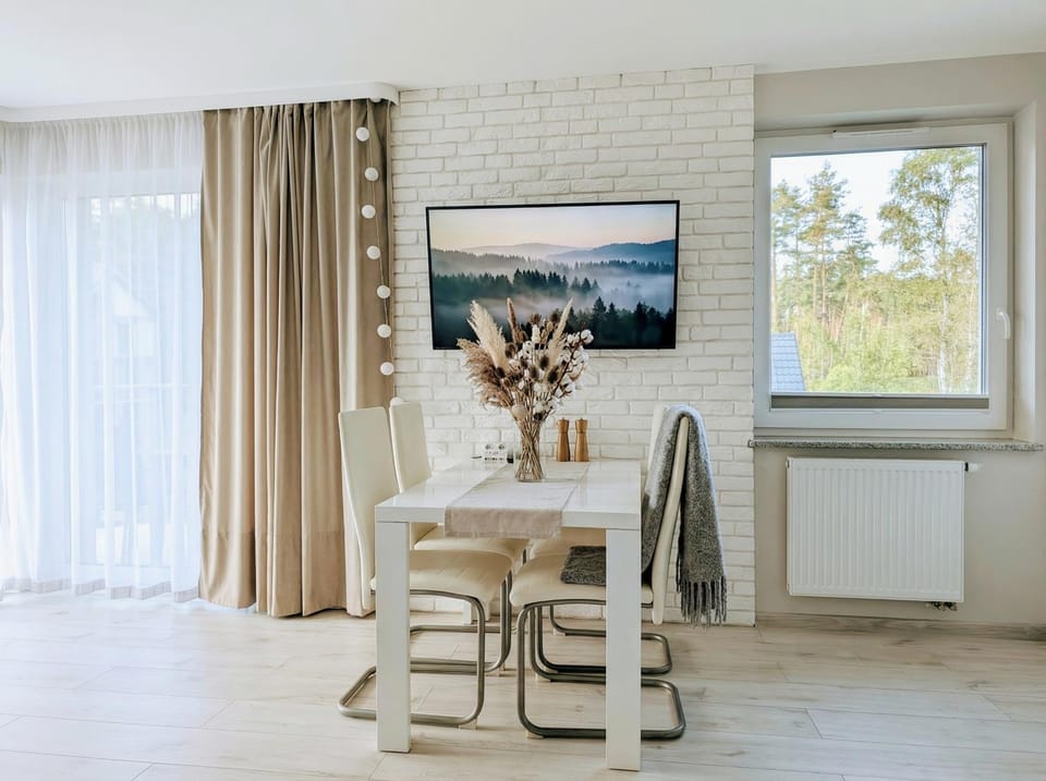 TV and multimedia, Dining area