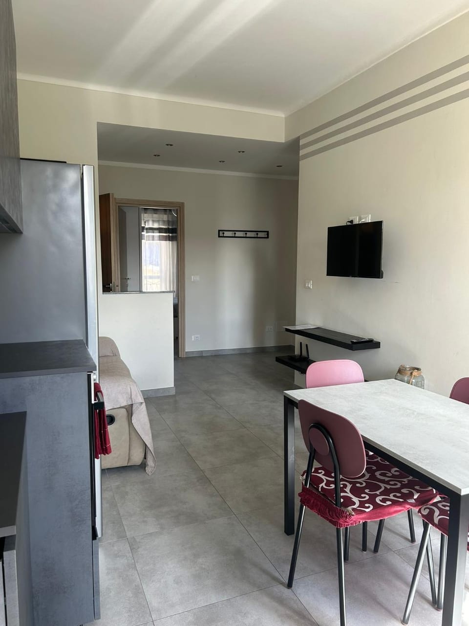 Seating area, Dining area