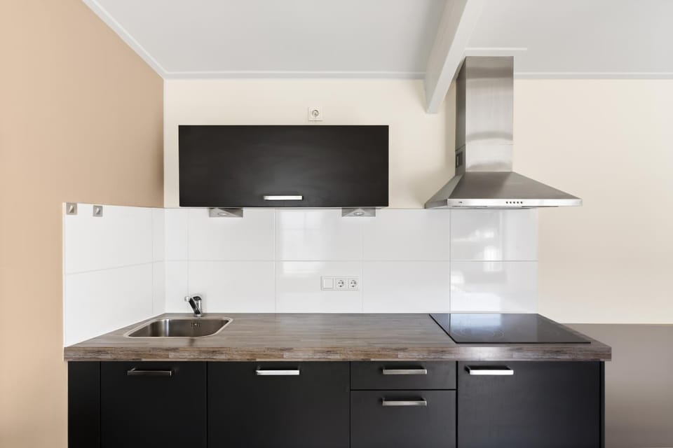 Kitchen or kitchenette, kitchen