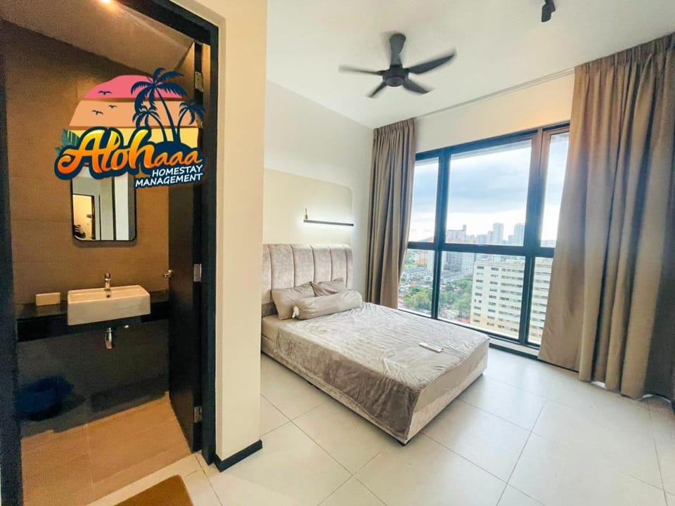 Urban Suites Stylish 3BR in Georgetown with Stunning Seaview Apartment in George Town