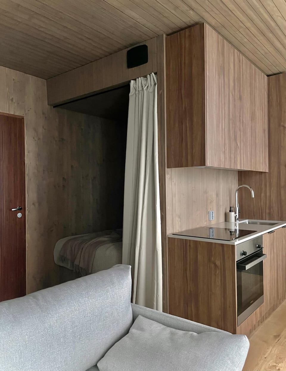 Bed, Kitchen or kitchenette