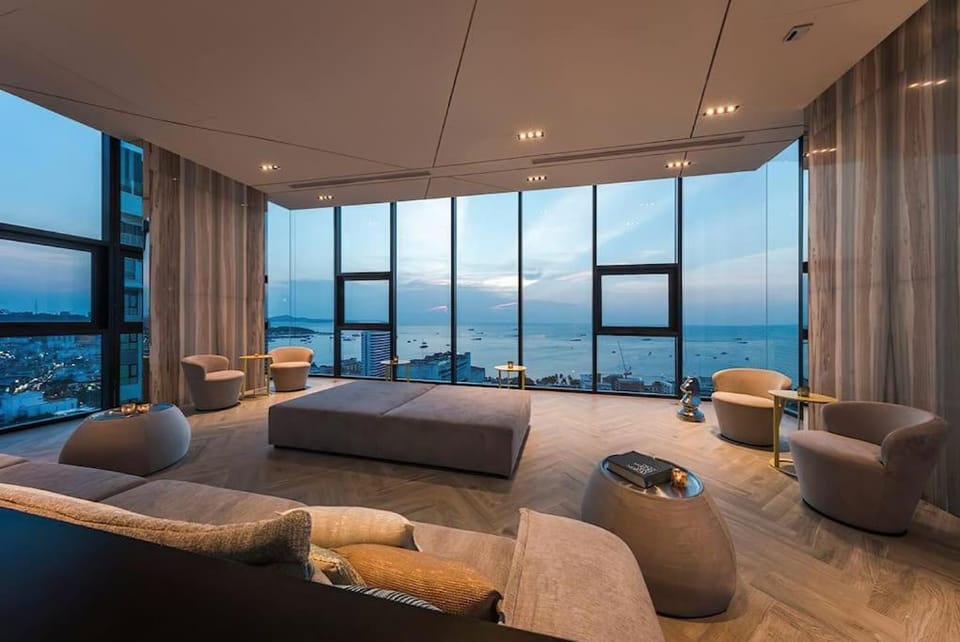 Central Pattaya, Sky pool and Next To The Beach Apartment in Pattaya City