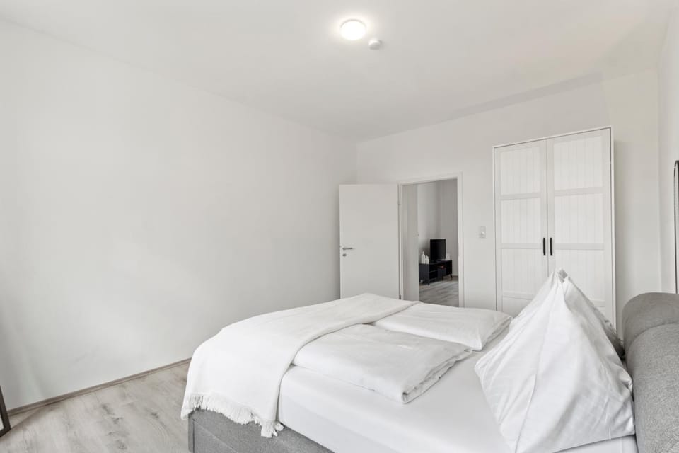 Bed, Photo of the whole room, Bedroom, towels, wardrobe