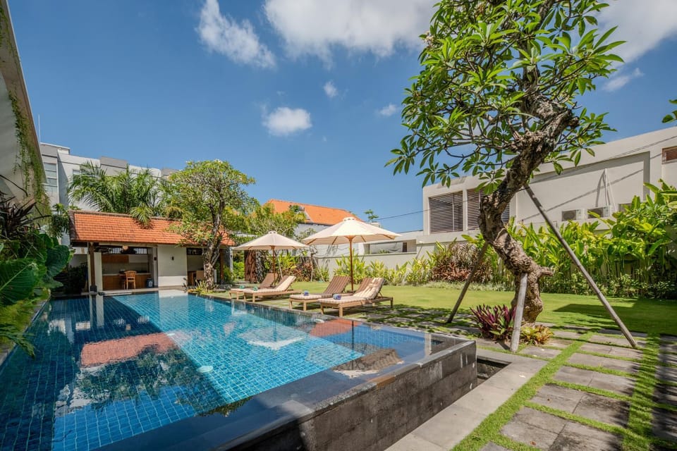 Swimming pool