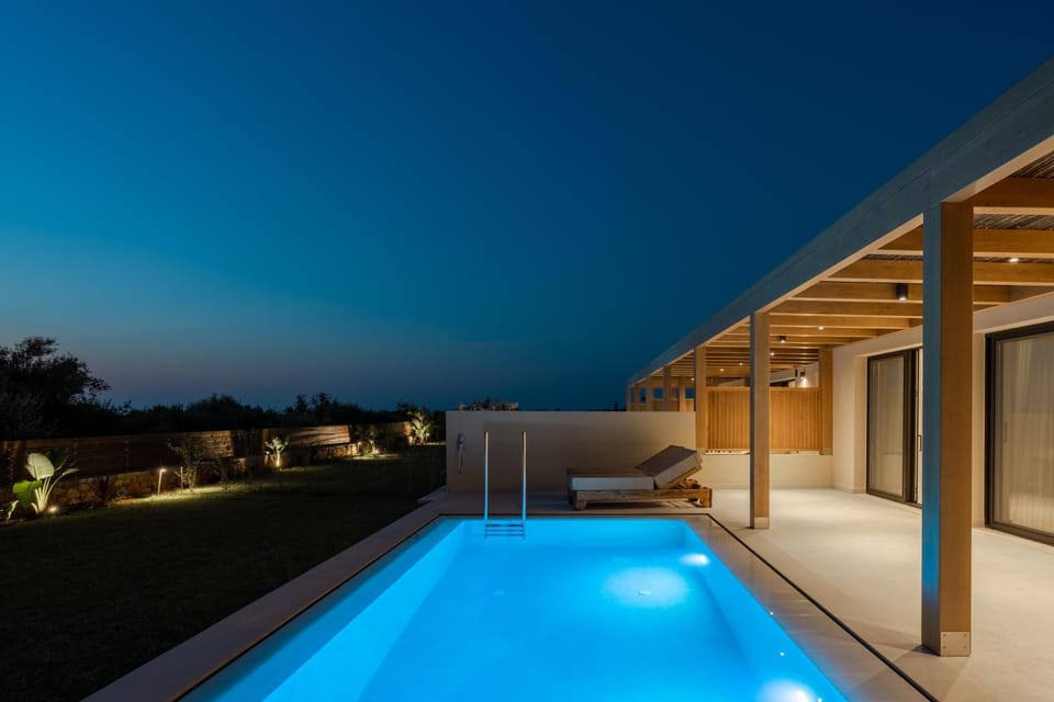 Night, Pool view, Swimming pool, sunbed