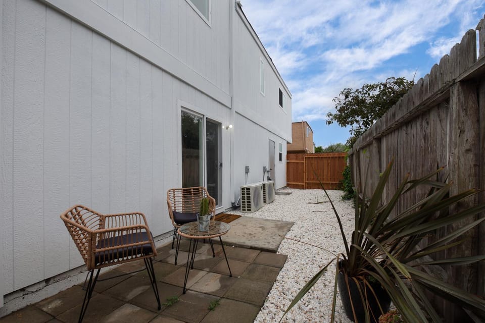 Patio, View (from property/room), Balcony/Terrace, Seating area
