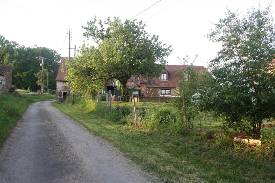 Facade/entrance, Spring, Garden, View (from property/room), On site, Sunset, Quiet street view