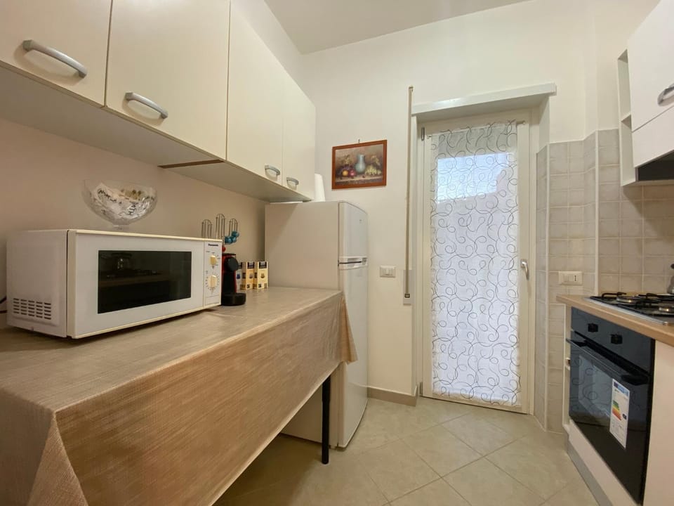 Kitchen or kitchenette, minibar, pet friendly, stove