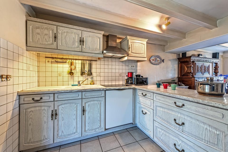 Kitchen or kitchenette, Living room