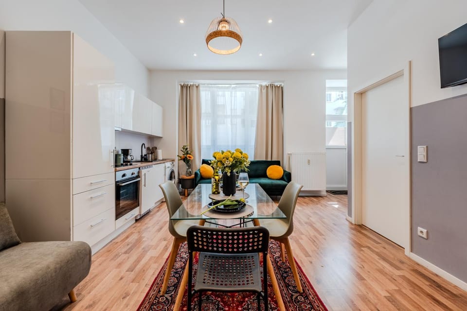 Library, Kitchen or kitchenette, Seating area, Dining area