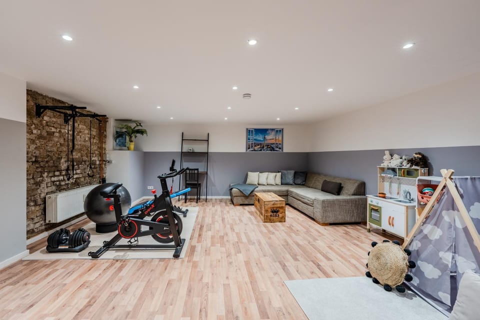 Fitness centre/facilities, Seating area, young children