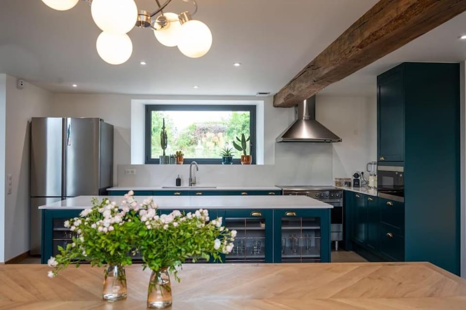 Luxury Suite 1h15 from Paris, Pool Villa in Île-de-France