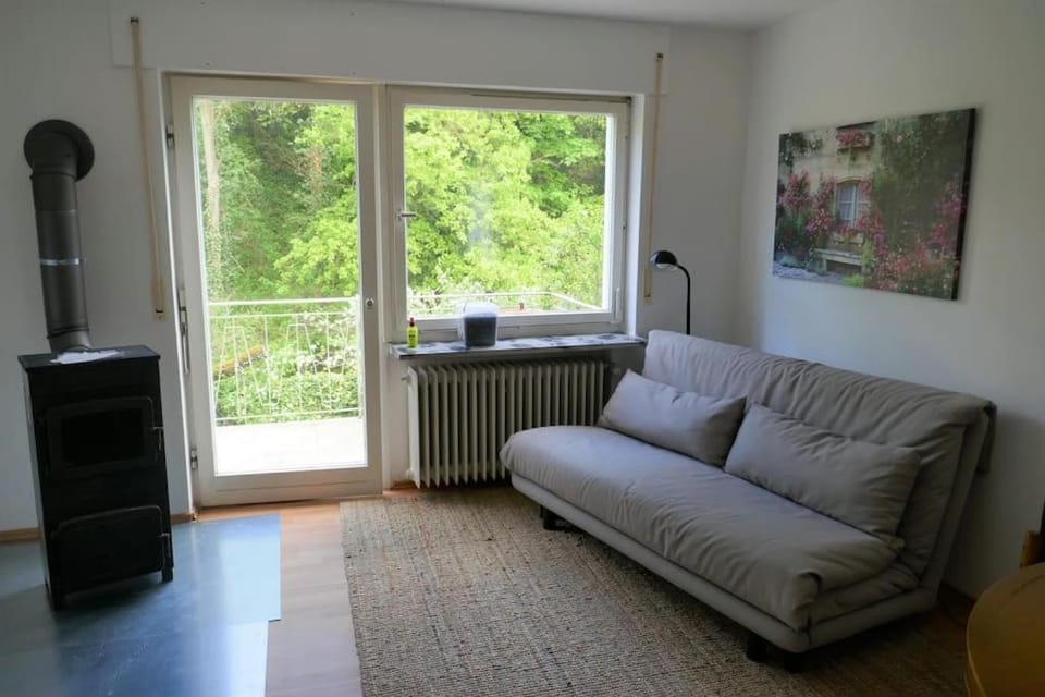 Ruhige 4-Zi-Wohnung mit großem Balkon und Blick ins Grüne Apartment in Karlsruhe