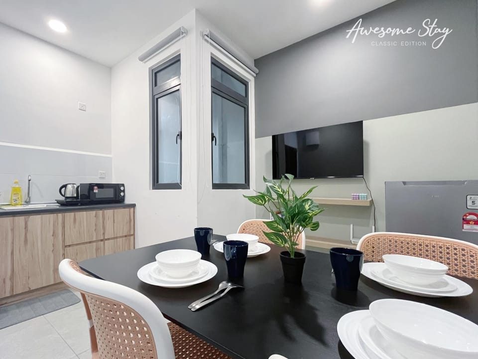 TV and multimedia, Kitchen or kitchenette, Living room, Seating area, Dining area, minibar, stove