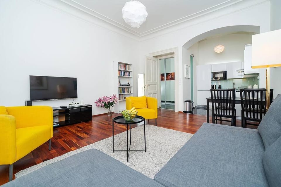 Communal lounge/ TV room, TV and multimedia, Living room, Seating area