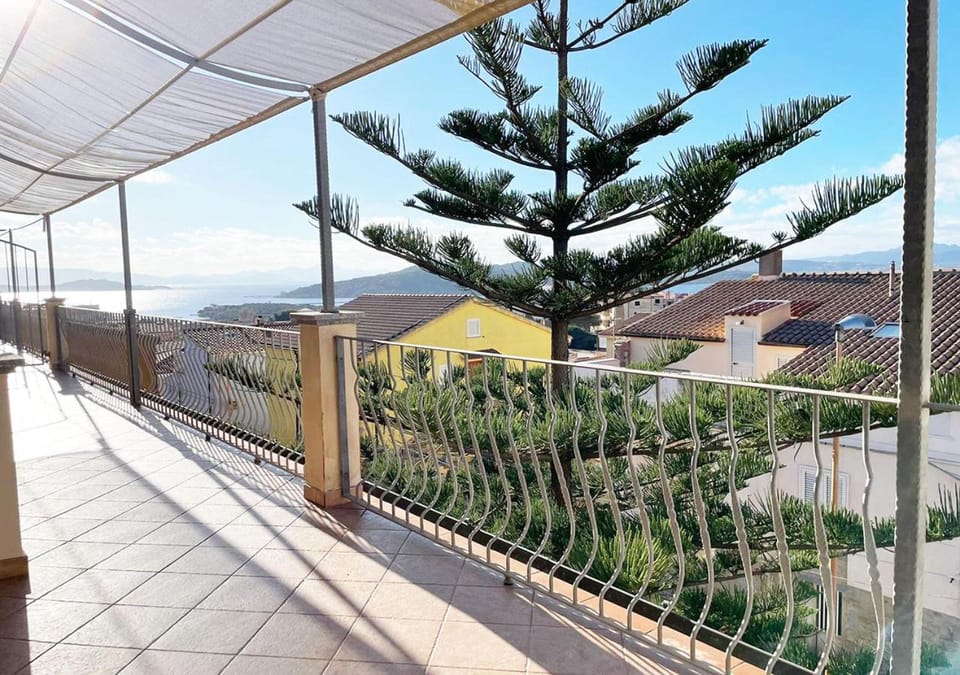 Natural landscape, View (from property/room), Balcony/Terrace