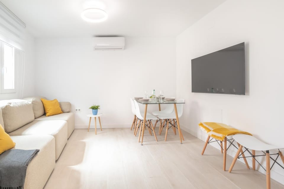 Living room, Dining area, air conditioner