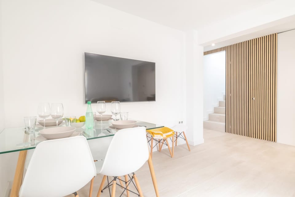 TV and multimedia, Living room, Dining area