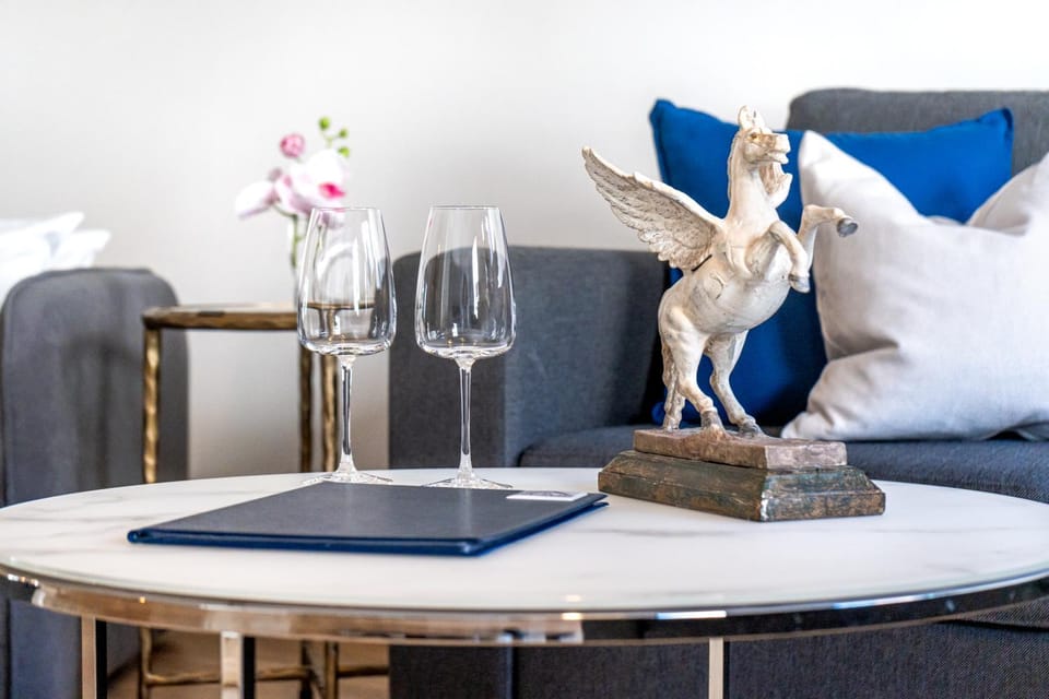 Living room, Decorative detail, Seating area
