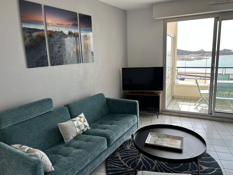 510 - Appartement T3 à Erquy avec pleine vue mer Apartment in Brittany