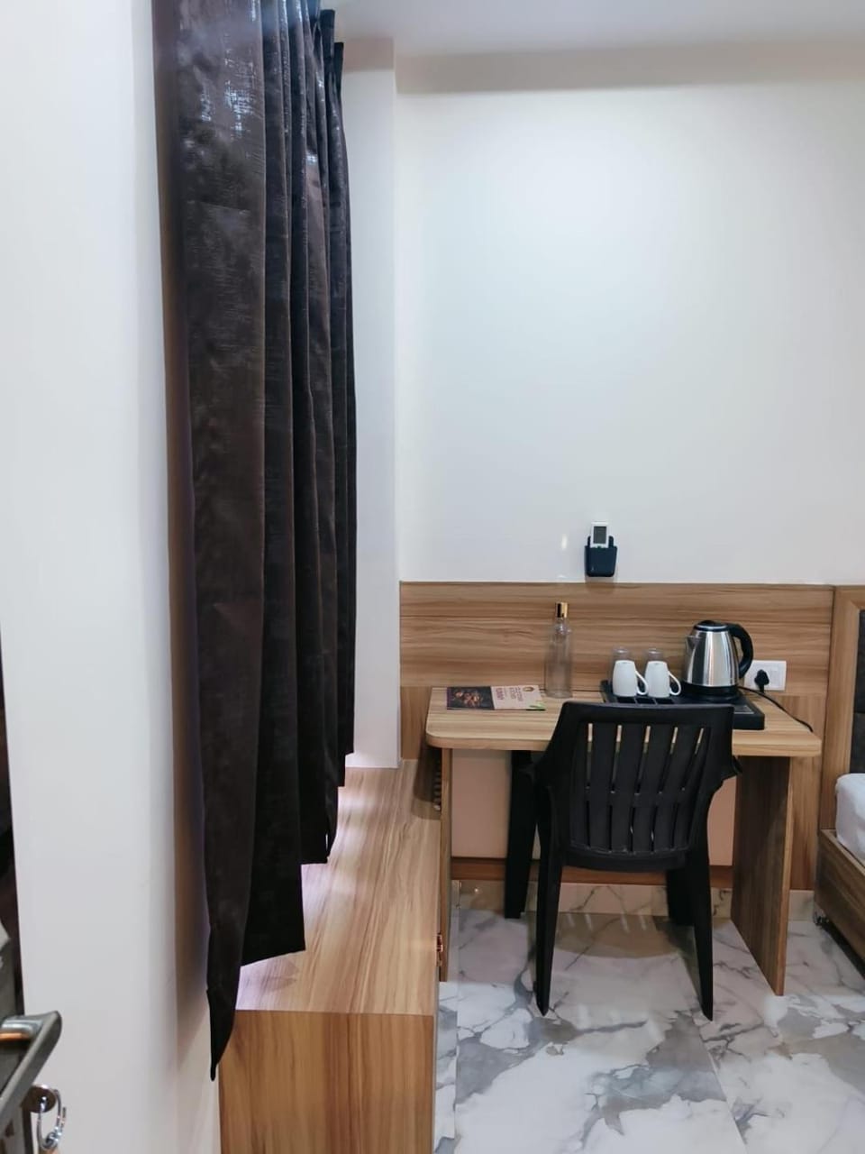 Coffee/tea facilities, Living room, Seating area, Dining area