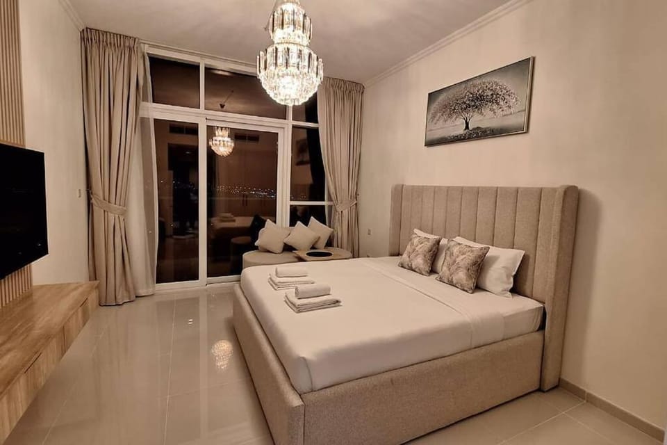 Damac Hills Carson C studio with full kitchenet - Ideal for monthly stay Apartment in Dubai