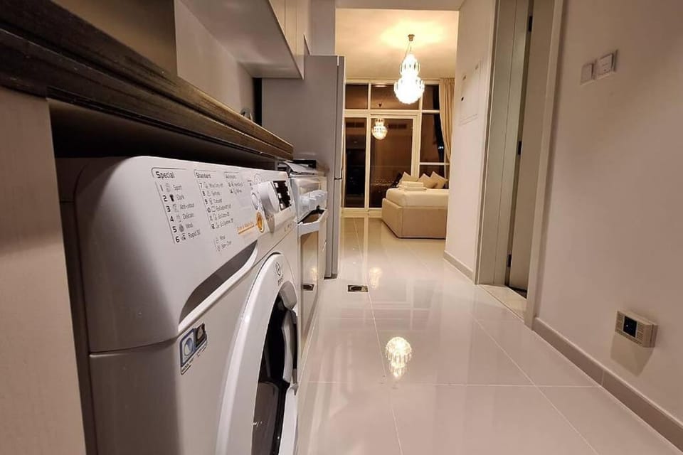 Damac Hills Carson C studio with full kitchenet - Ideal for monthly stay Apartment in Dubai