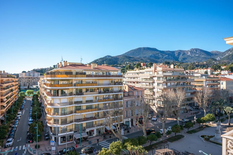 Property building, Neighbourhood, Bird's eye view, Location