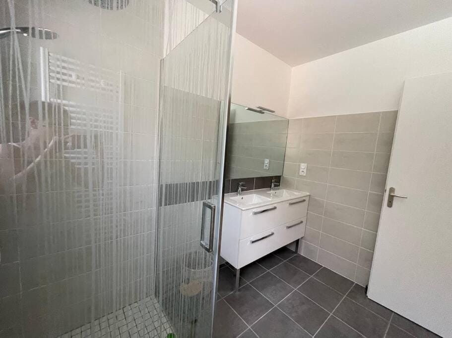 Shower, Bathroom